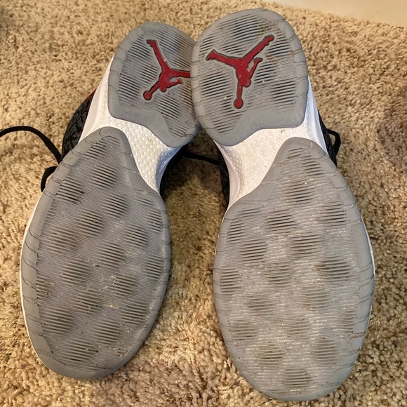 Air Jordan Basketball Shoes - Picture 5 of 5